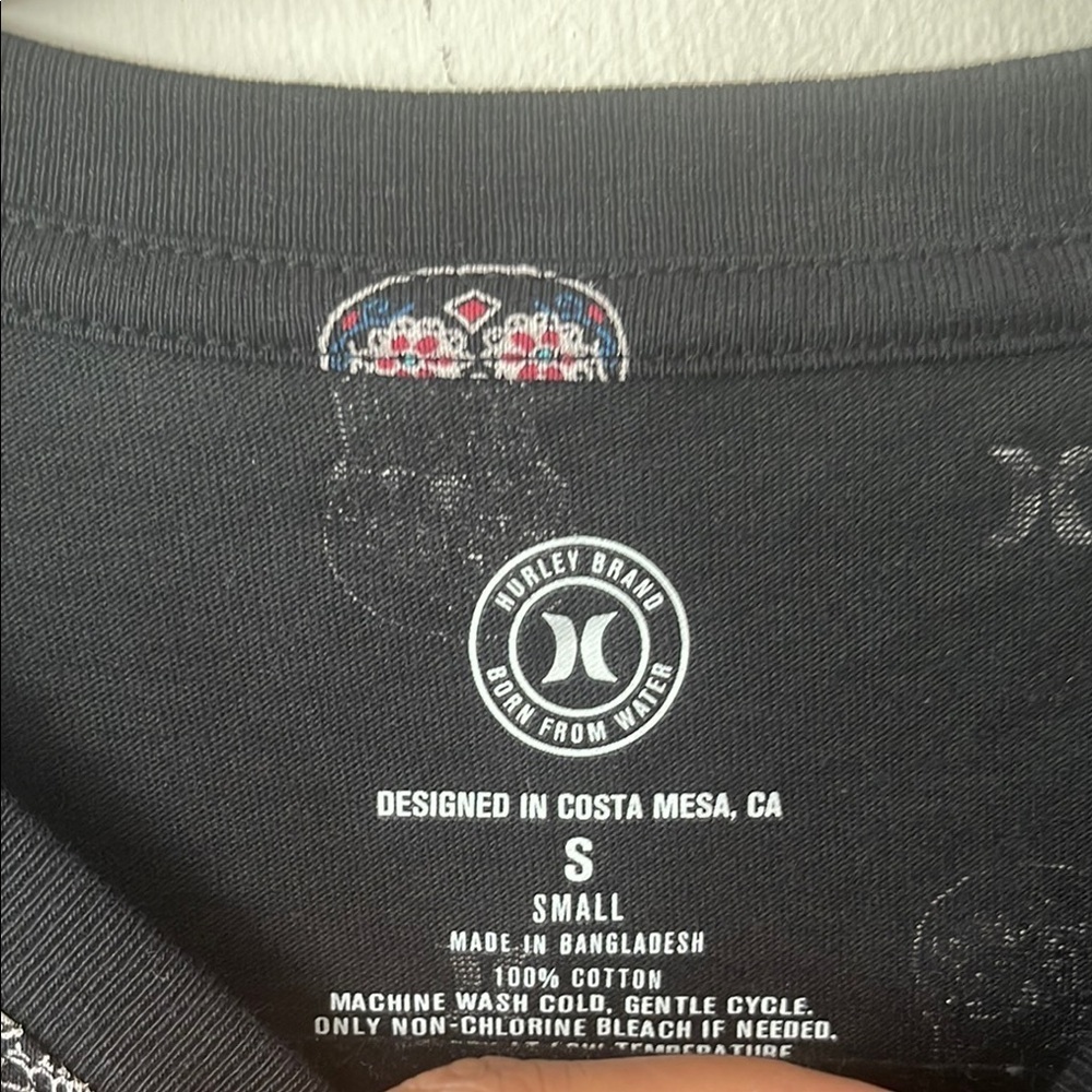 Hurley Black Graphic Men's Shirt - Picture 3 of 5